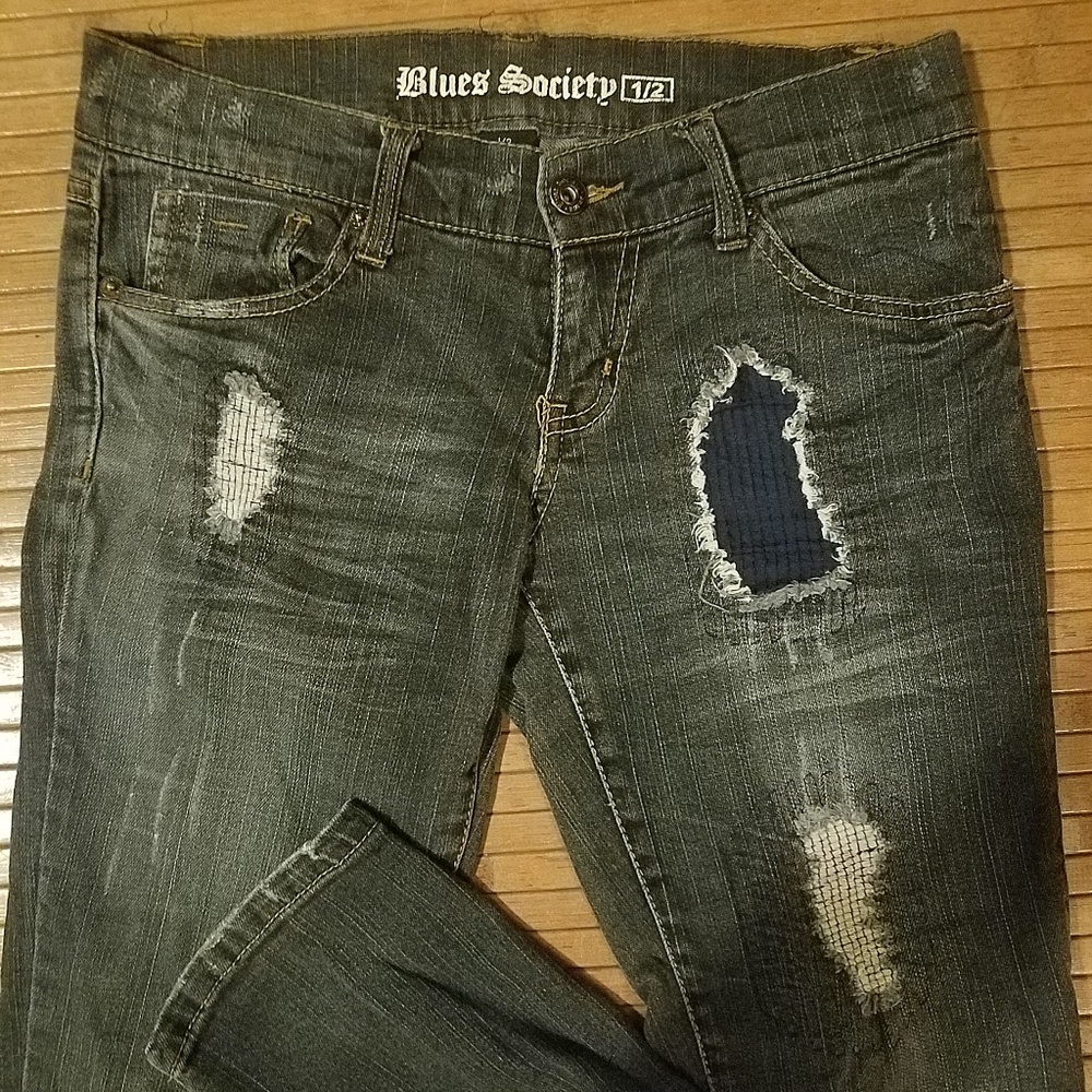 BLUES SOCIETY SKINNY DISTRESSED JEANS